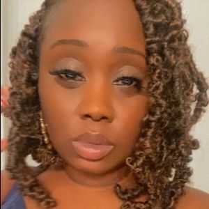 Meet your Posher, Octavia